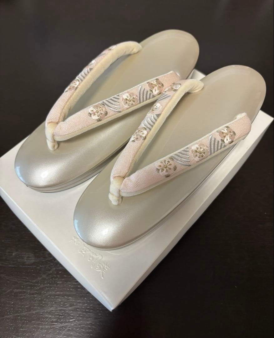 【新品未使用】神田胡蝶草履花柄ピンクM