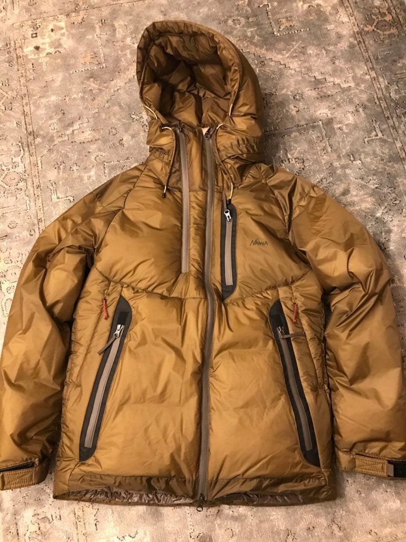 ナンガオーロラライトダウンジャケット